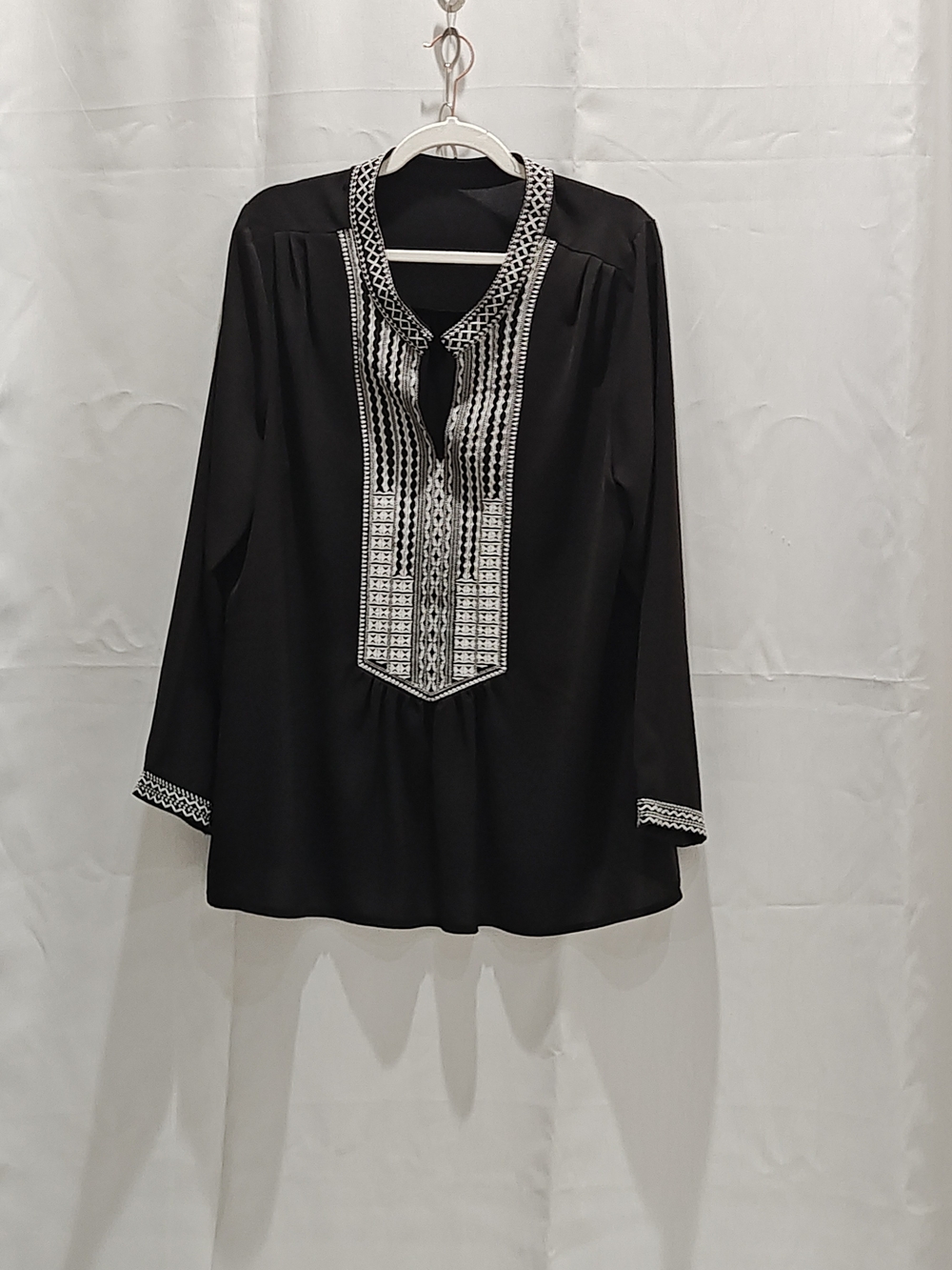 Women's Shirt 2XL Black Top Tunic With Gorgeous Embroidery